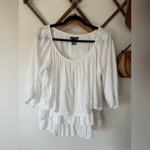 Chelsea & Theodore White Tiered Scoop Neck Blouse
